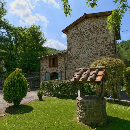 Dom wakacyjny Two Characteristic On An Estate In Umbria *