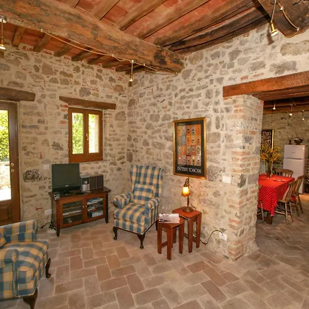 Сasa de vacaciones Two Characteristic On An Estate In Umbria *