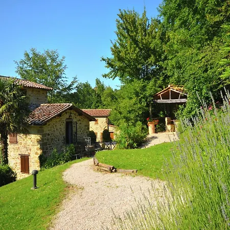 Two Characteristic On An Estate In Umbria Dom wakacyjny *